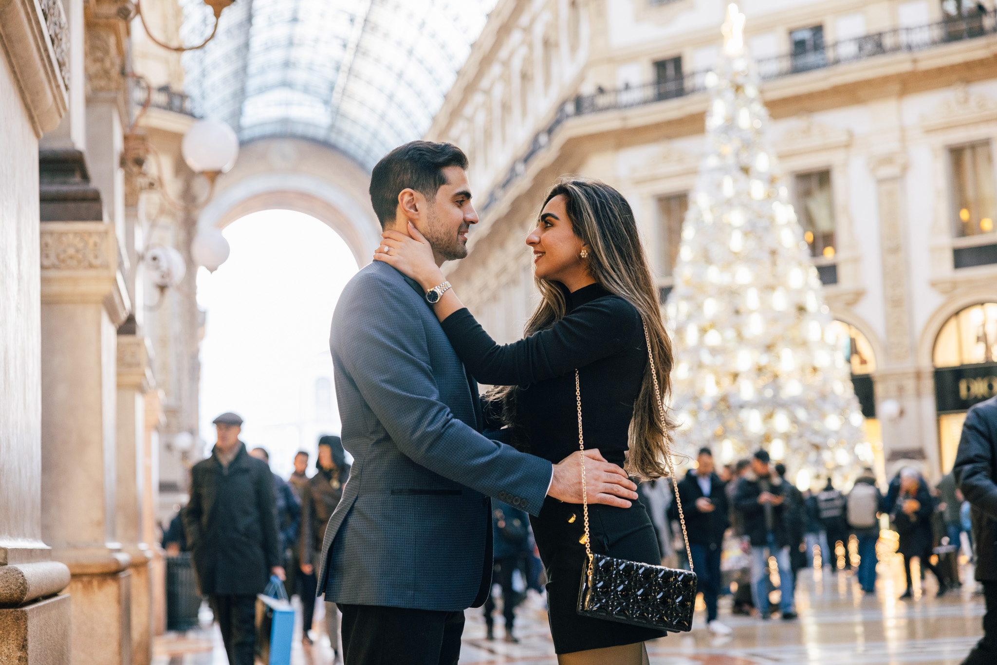 Ritratto fotografico di una proposta di matrimonio a Milano